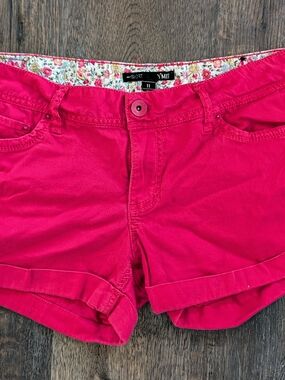 Women's Hot Pink Rolled-Cuff Cotton Shorts